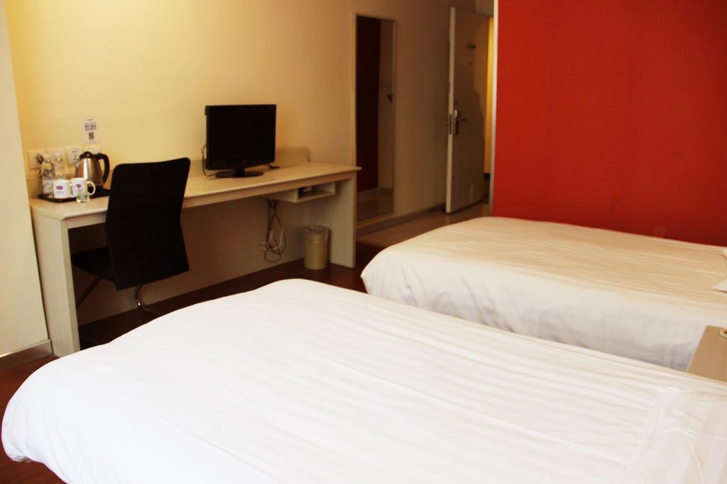 Hanting Hotel Shenyang Zhongshan Square Exterior photo